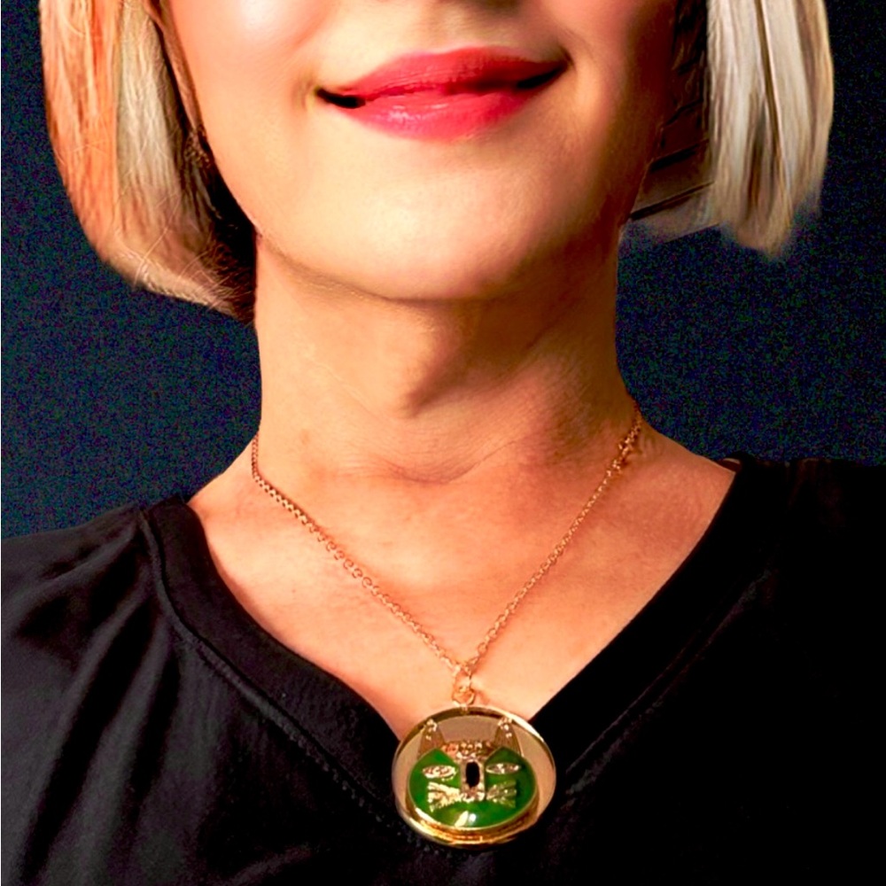 Gold& Green Cat Pendant w/Gold Plated Necklace, Excel Condition-Inspired